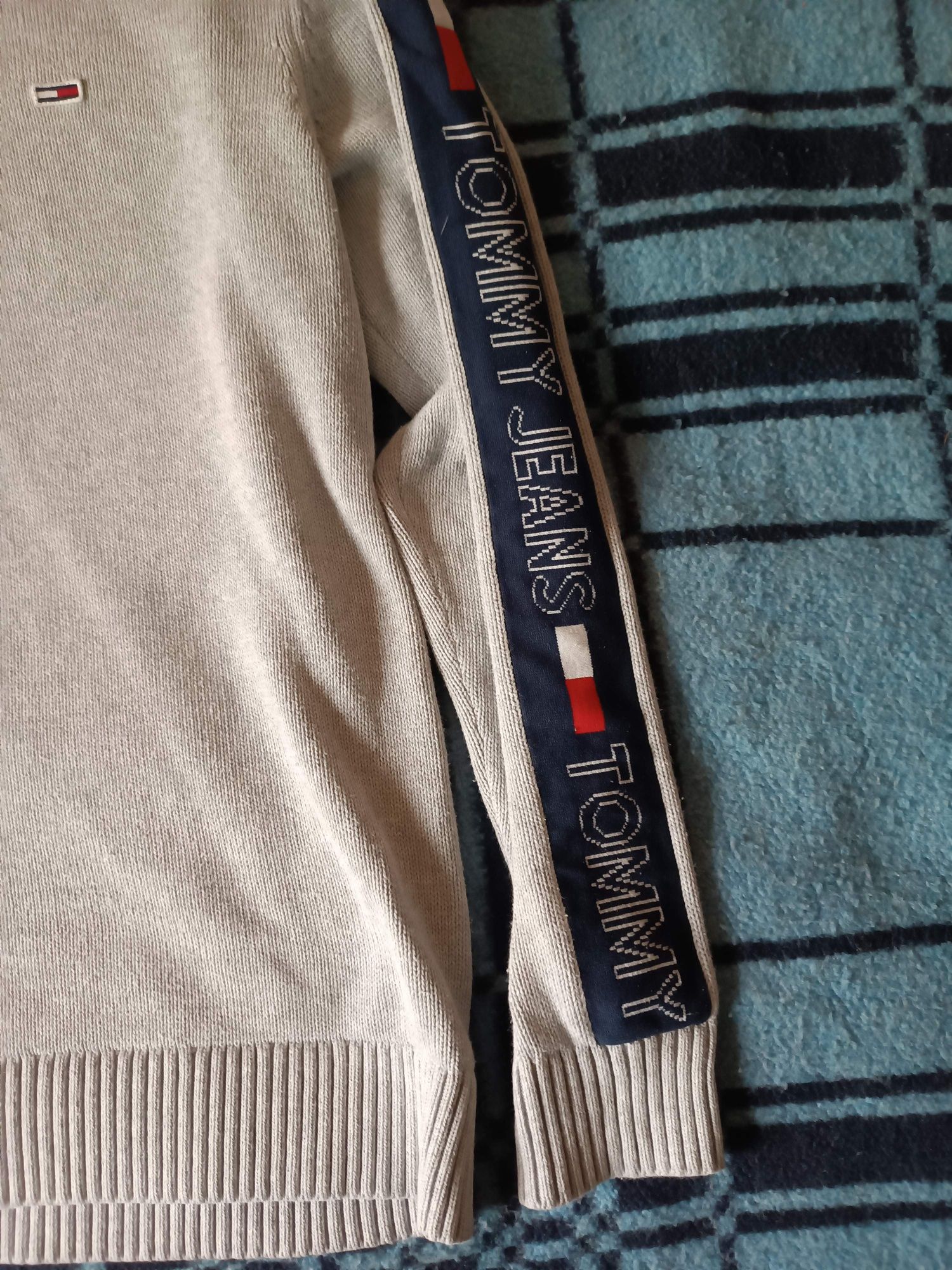 Bluza , sweter Tommy Hilfiger roz M

Stan BDB

Szczegółowe wymiary:

d