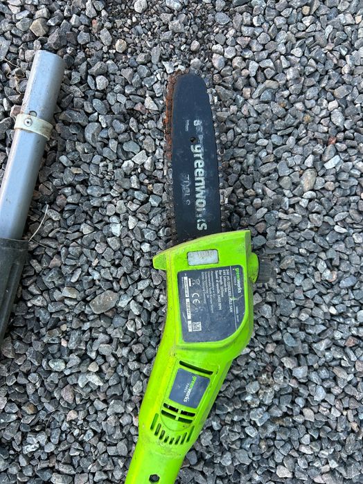 Pilarka na wysięgniku Greenworks. Stan nieznany.