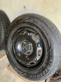 Резина літню  з дисками 165/70 r14