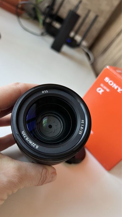 Обʼєктив Sony 35 mm f1.8