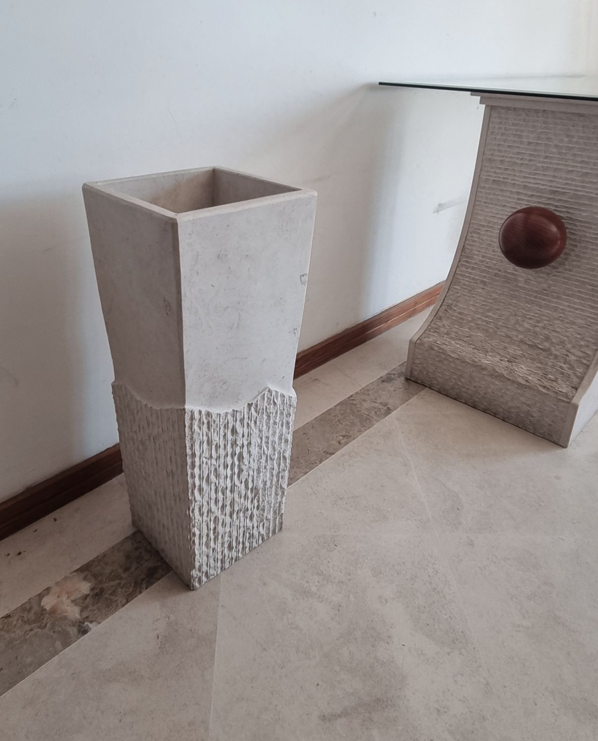 Mesa pés em Mármore