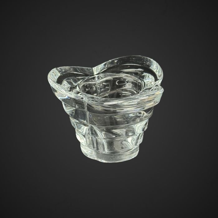 Mały włoski szklany świecznik w kształcie kwiatu B41/1048