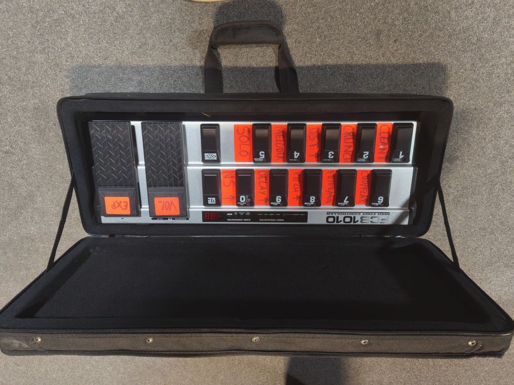 Behringer FCB1010