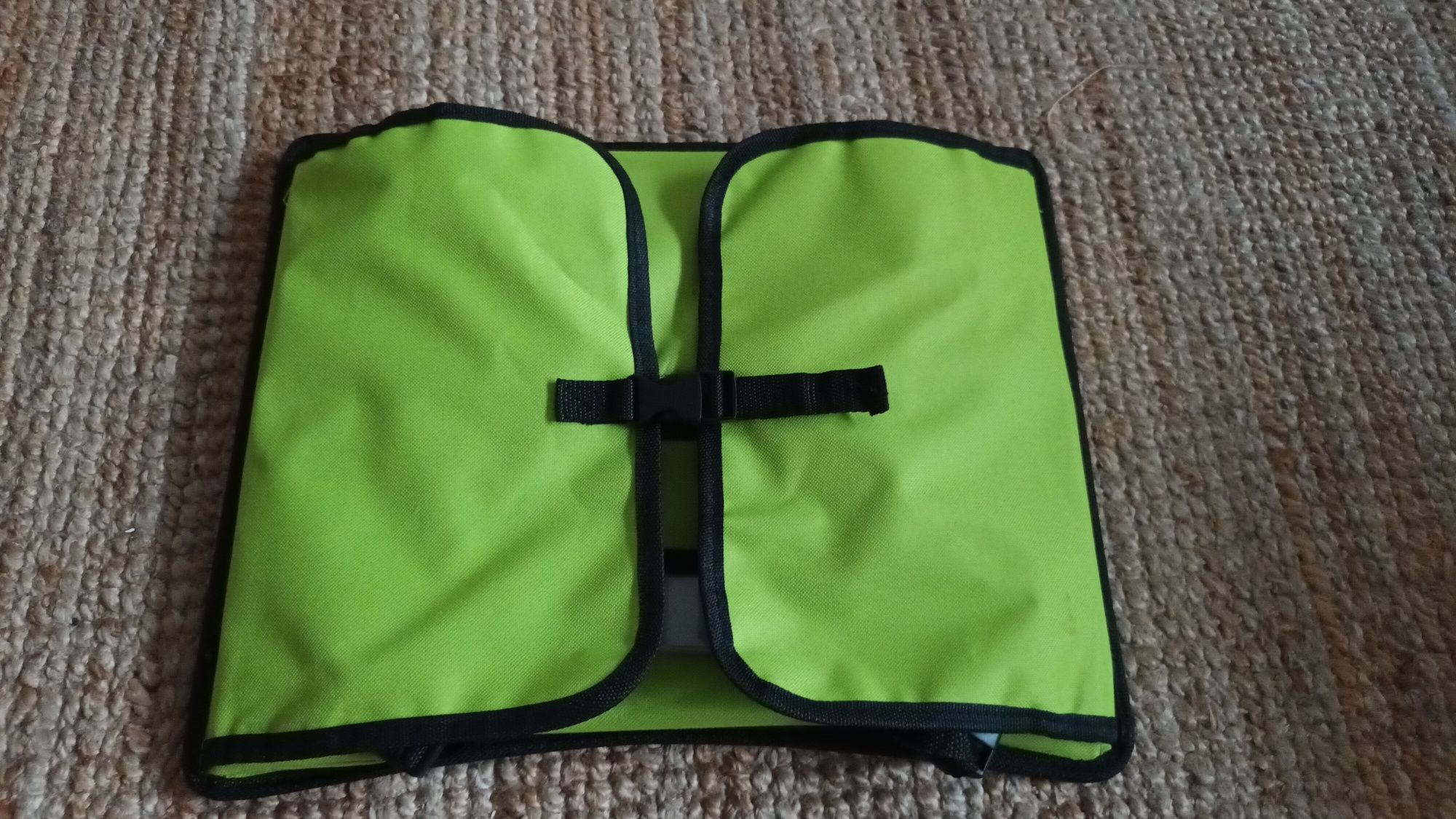 Suporte para desenhar com  arrumação para viagens