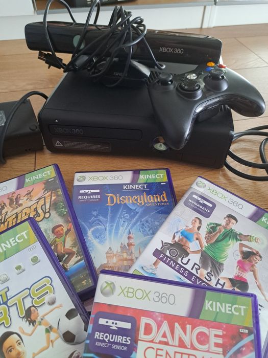 Xbox 360 + Kinect + 1 Pad + 6 Gier + komplet kabli