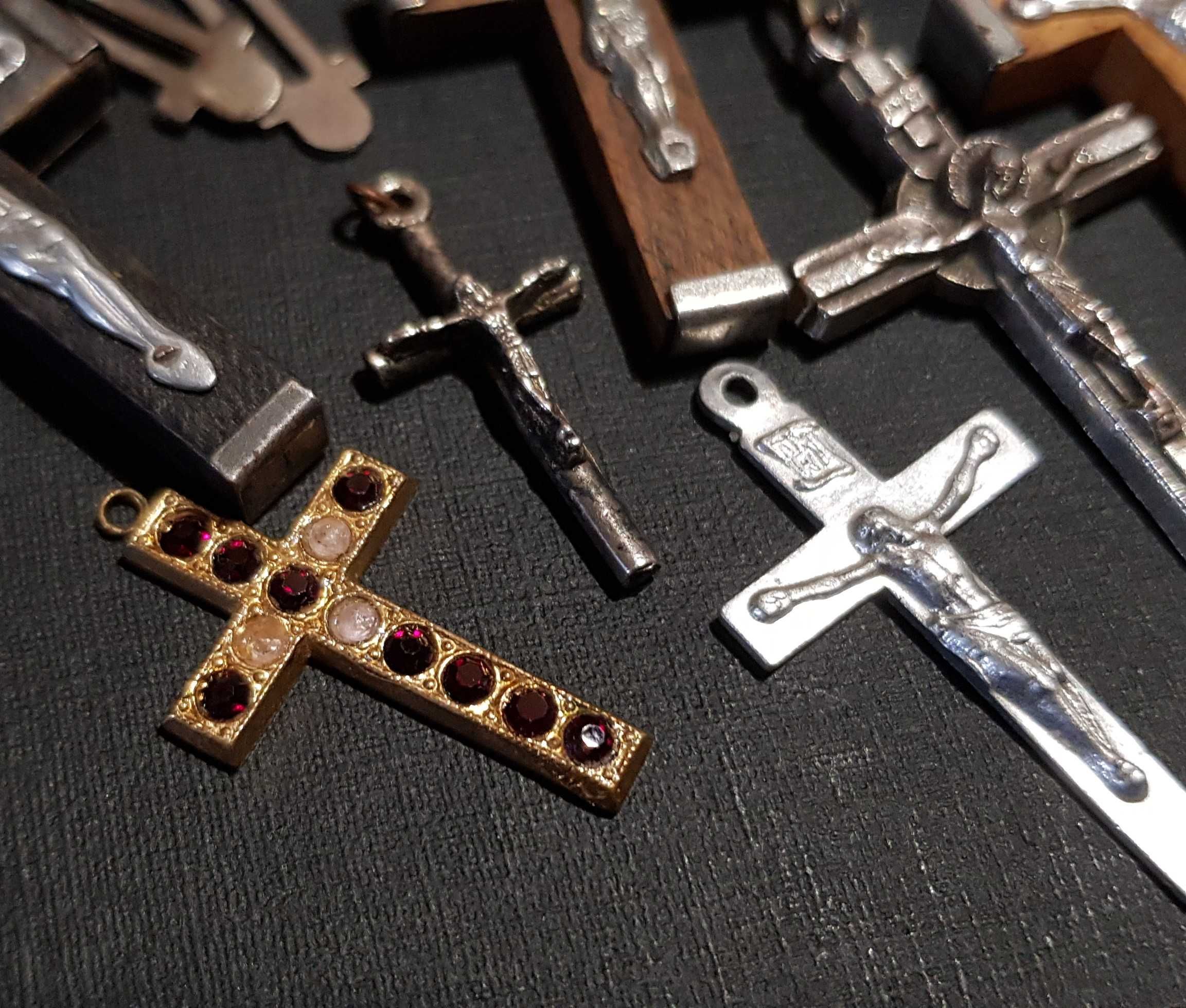 Zestaw krzyżyków rzymskokatolickich, 14 sztuk