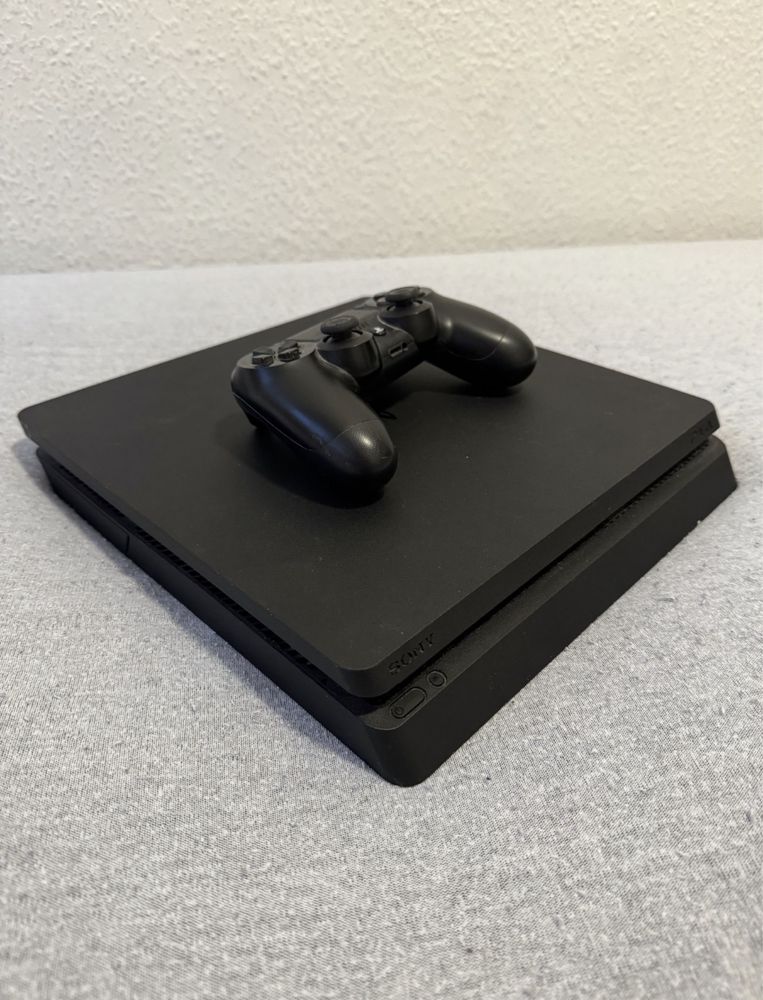 Sony PS4 1 TB | 2 геймпада | Состояние идеал | 7 ДИСКОВ В ПОДАРОК