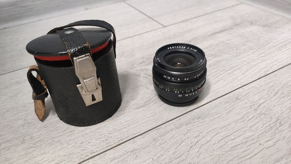 Obiektyw szerokokątny Pentacon 3,5/30 ze złączem M42 / M-42 - 30mm F/3