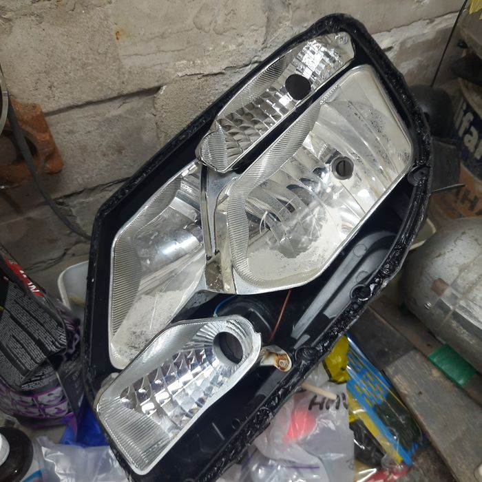 Стекло,корпус фары Рено дастер