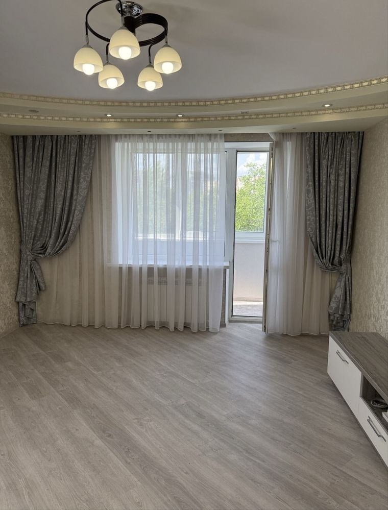 Продам 1 кім кв Тополь-3