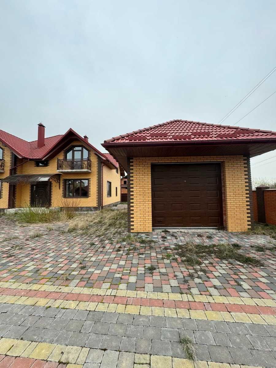 Затишний БУДИНОК в с. Загвіздя з земельною ділянкою