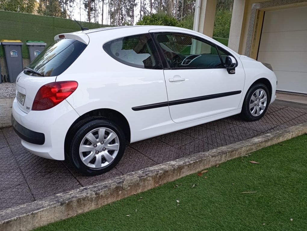 Peugeot 207 1.4 hdi