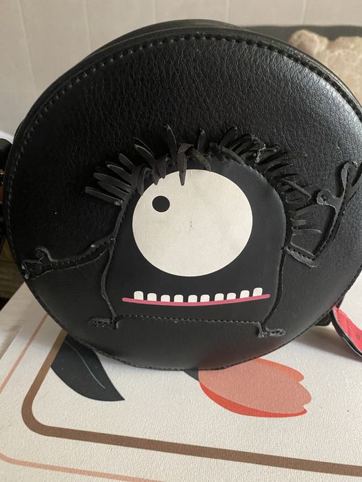 Продам сумочку с ремешком