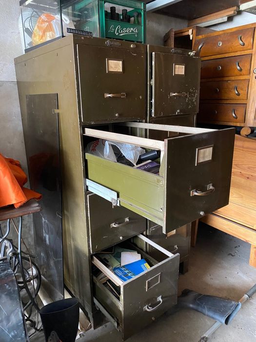 Arquivo em ferro antigo