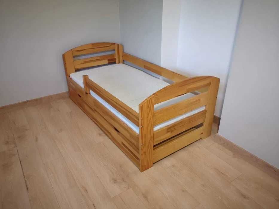 Drewniane łóżko dziecięce z materacem lateksowym hevea