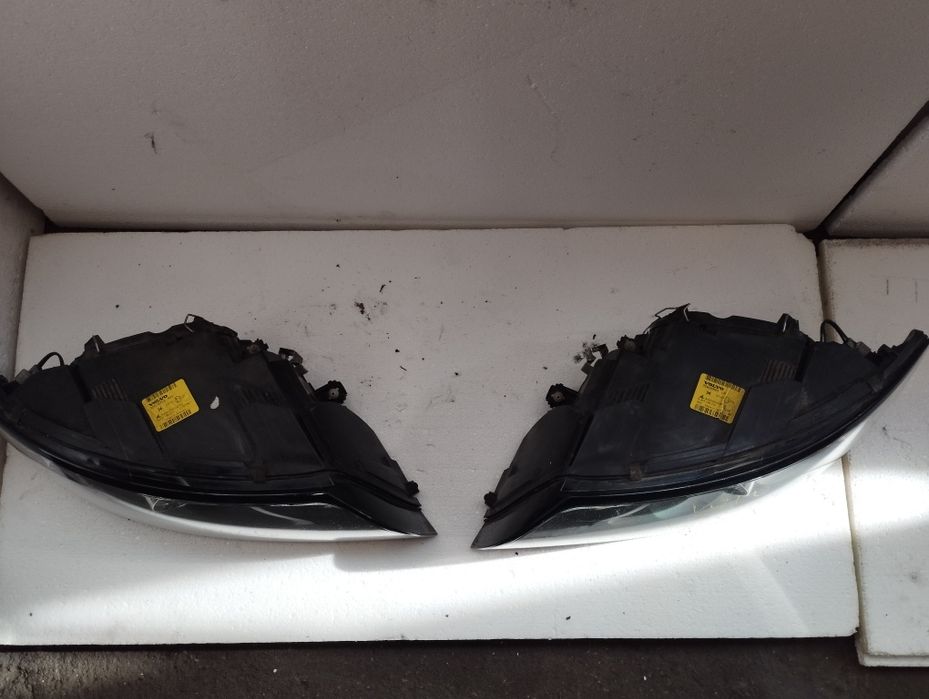 Volvo V50 lampa przednia przód lewa, prawa