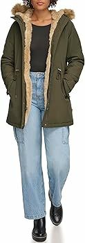 Жіноча куртка Levis  40