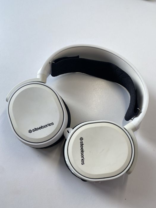 Słuchawki SteelSeries Arctis 5 w wersji białej (White Edition)