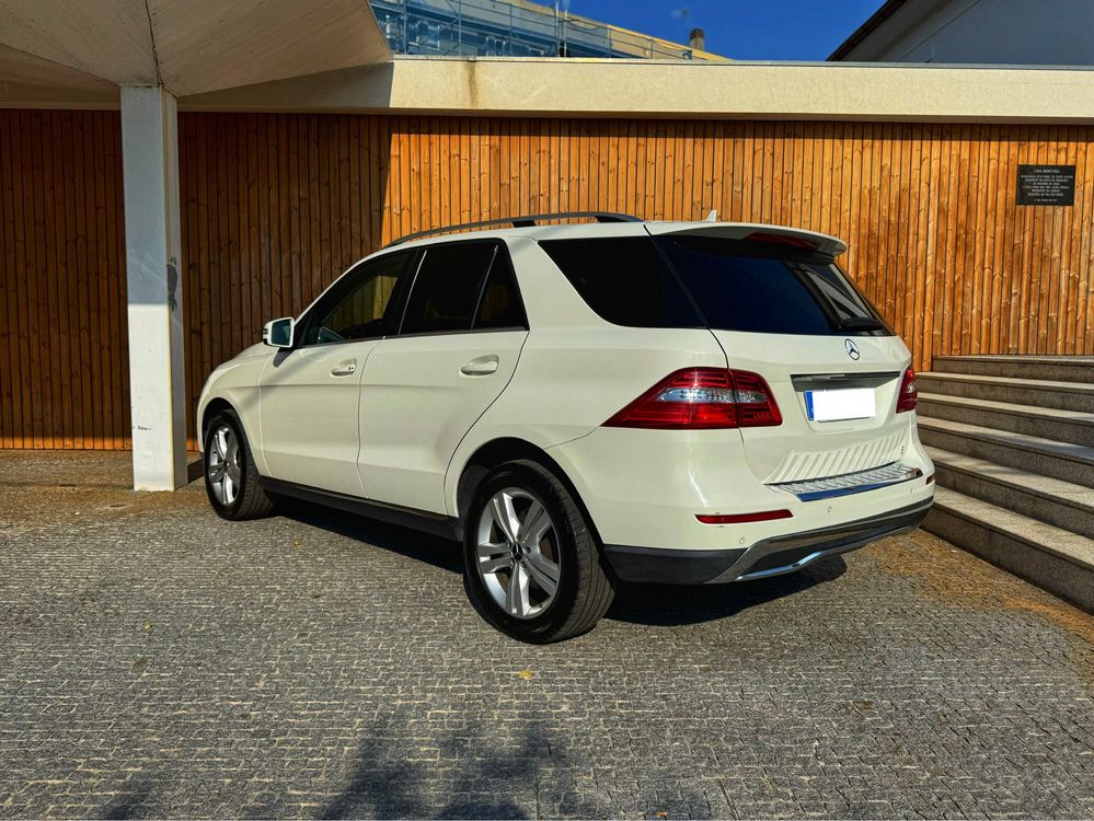 Mercedes-Benz ML 250 CDI BlueTEC - Desde 397€ Mês