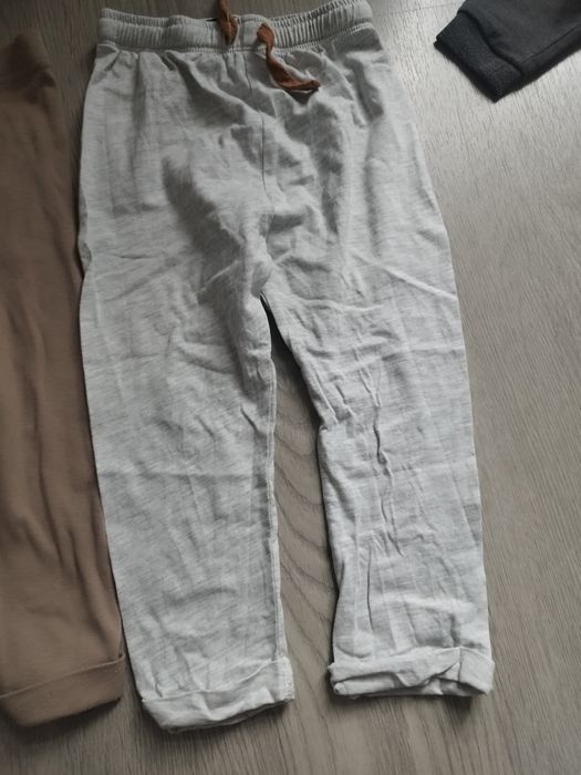 Cienkie spodnie dla chłopca 92
