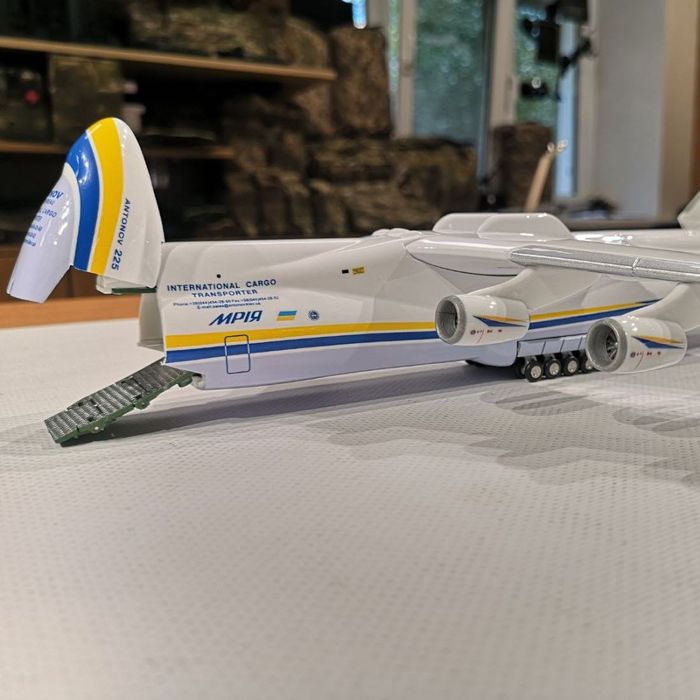 Деталізована модель літака гіганта Мрія Ан - 225,масштаб 1:200
