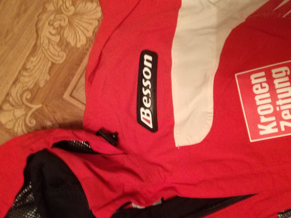 Детские зимние комбинезоны.