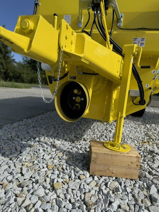 Wóz paszowy, paszowóz Sgariboldi MONO 17 ST PLUS