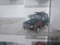 1/18 Renault 4 l única