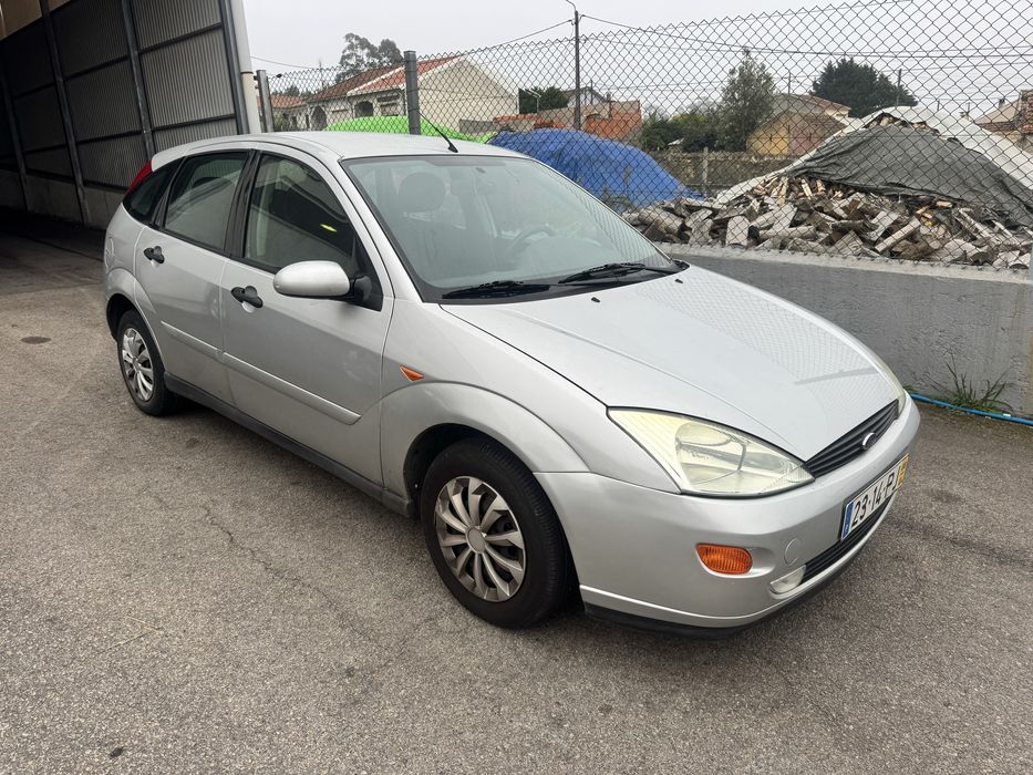 Ford Focus 1.4i 75cv