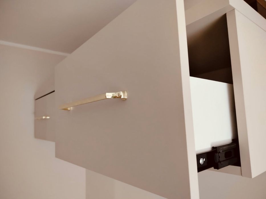 Sprzedam szafkę rtv w kolorze kaszmir