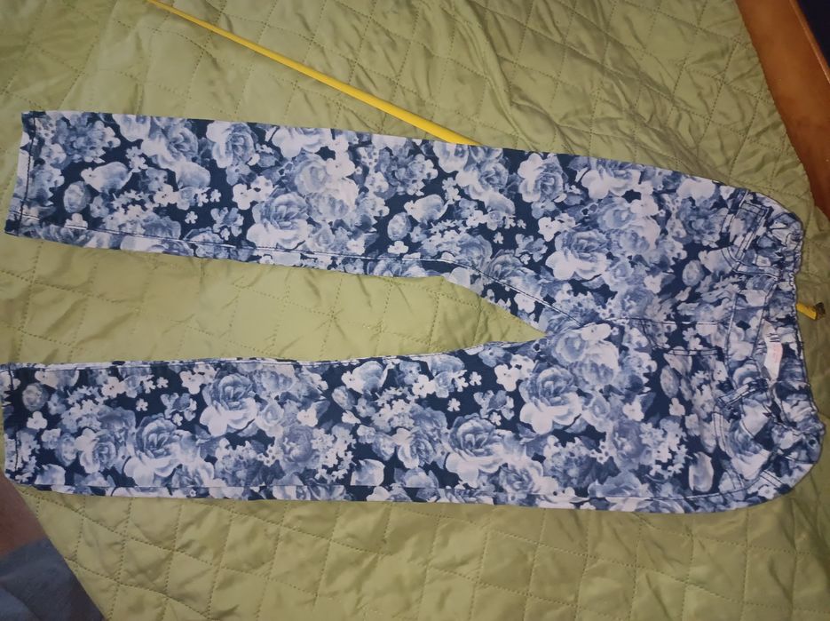 H&m spodnie dla dziewczynki 128