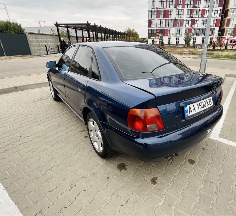 Продам Audi a4 b5 1.8 бензин