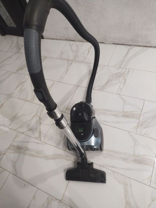 Пилосос Midea для сухого прибирання