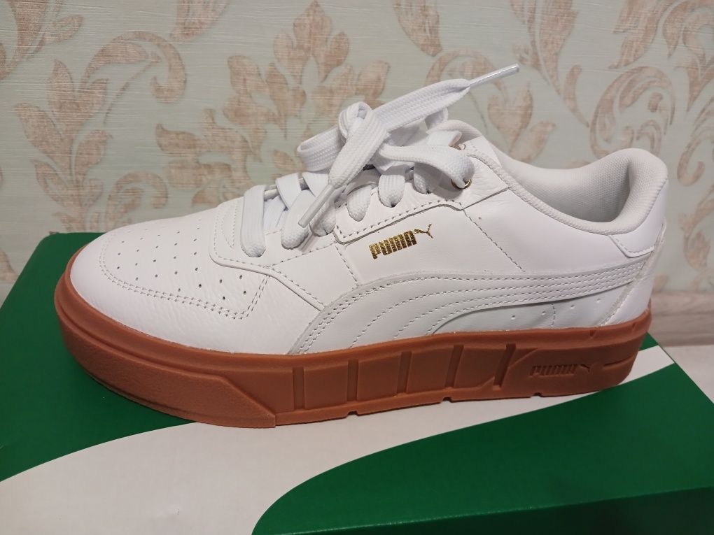 Нові кросівки Puma