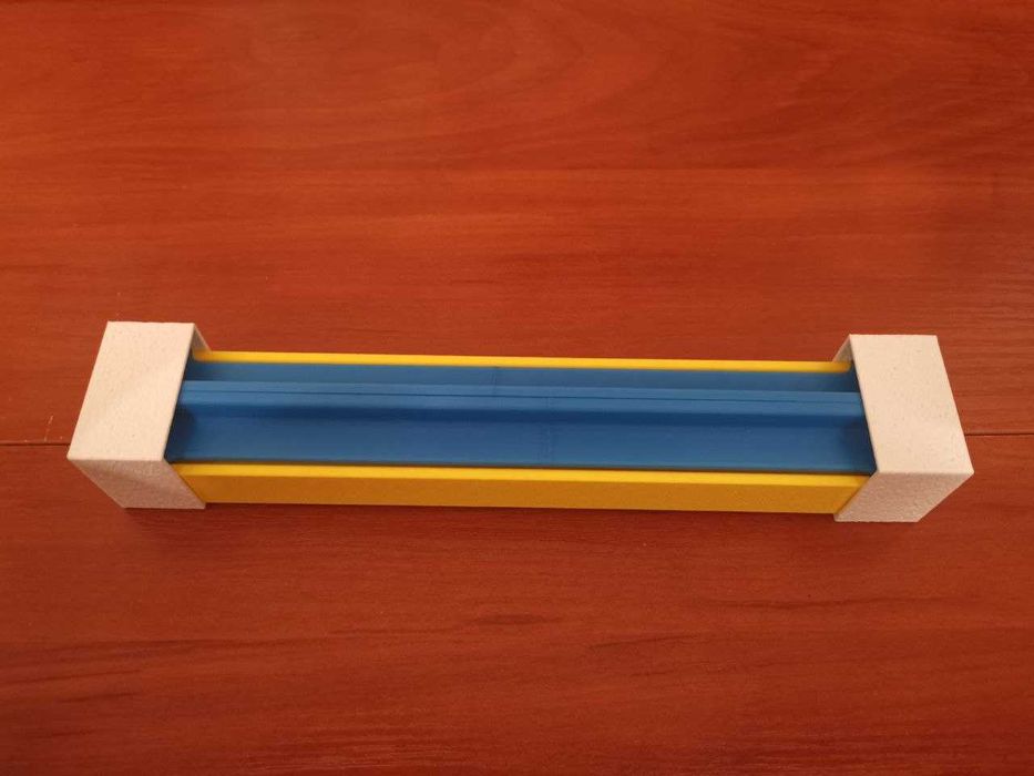 Підставка під картки магнітна 20см