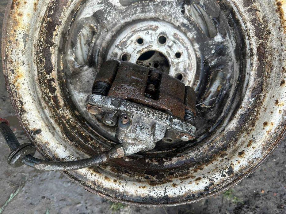 Супорт супорта лівий левый ВАЗ 2108 2109 21099 - 2115