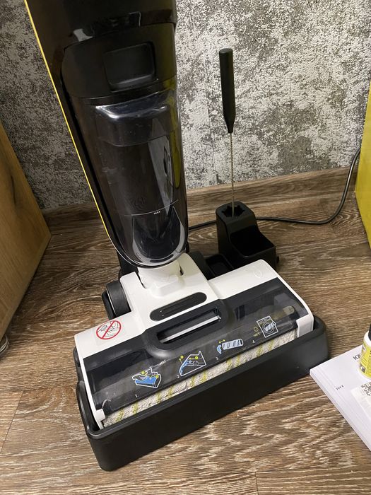 Пылесос karcher FCV 4 ручной моющий пилосос