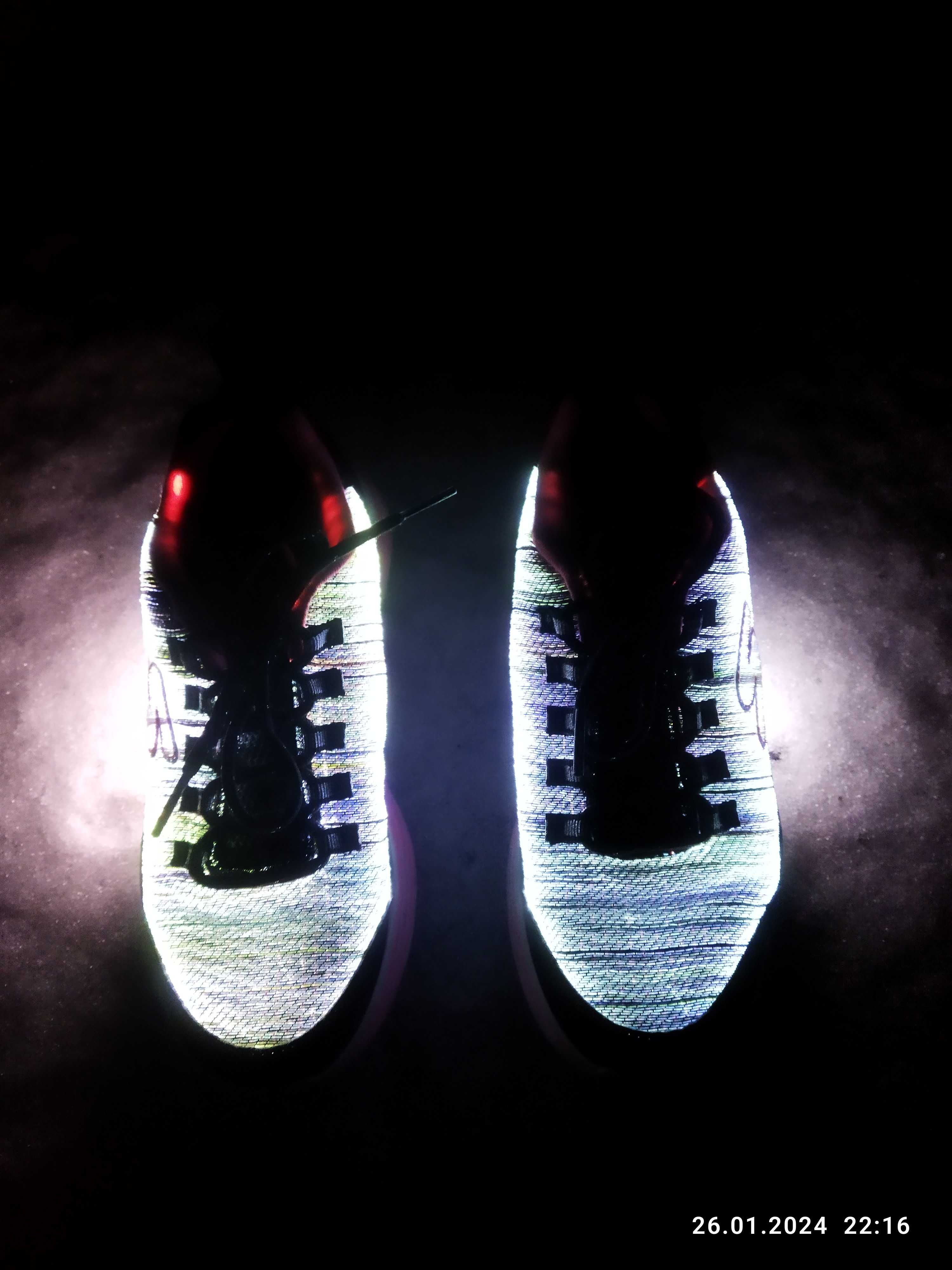 22 см светящиеся кроссовки  Skechers с подсветкой кросівки