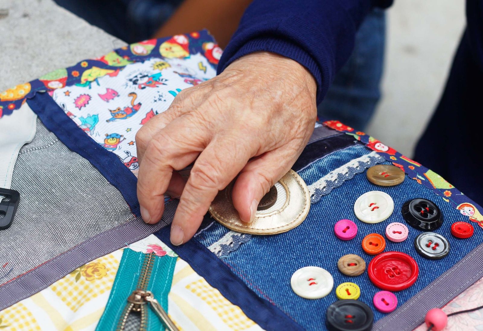 Fidget blanket sensorial para pacientes com demência, Alzheimer o