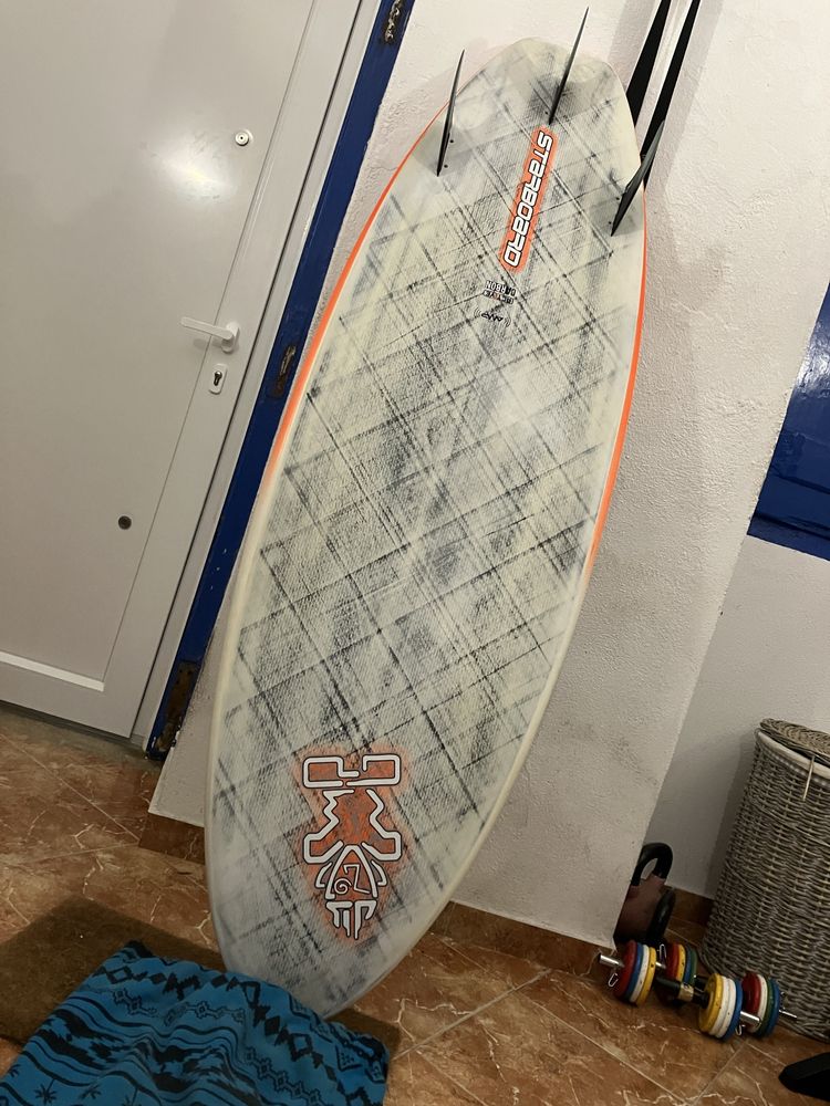 Prancha surf Starboard em carbono