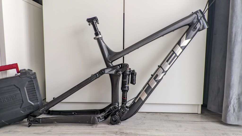 Rama Trek Remedy 8XT "L" 2022rok koła 27,5/mullet Dark Prismatic
