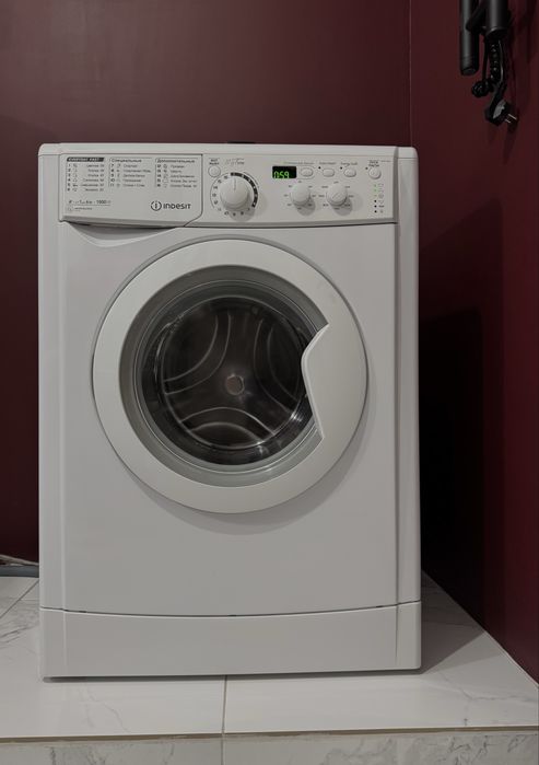 Пральна (стиральна) машина INDESIT Робоча