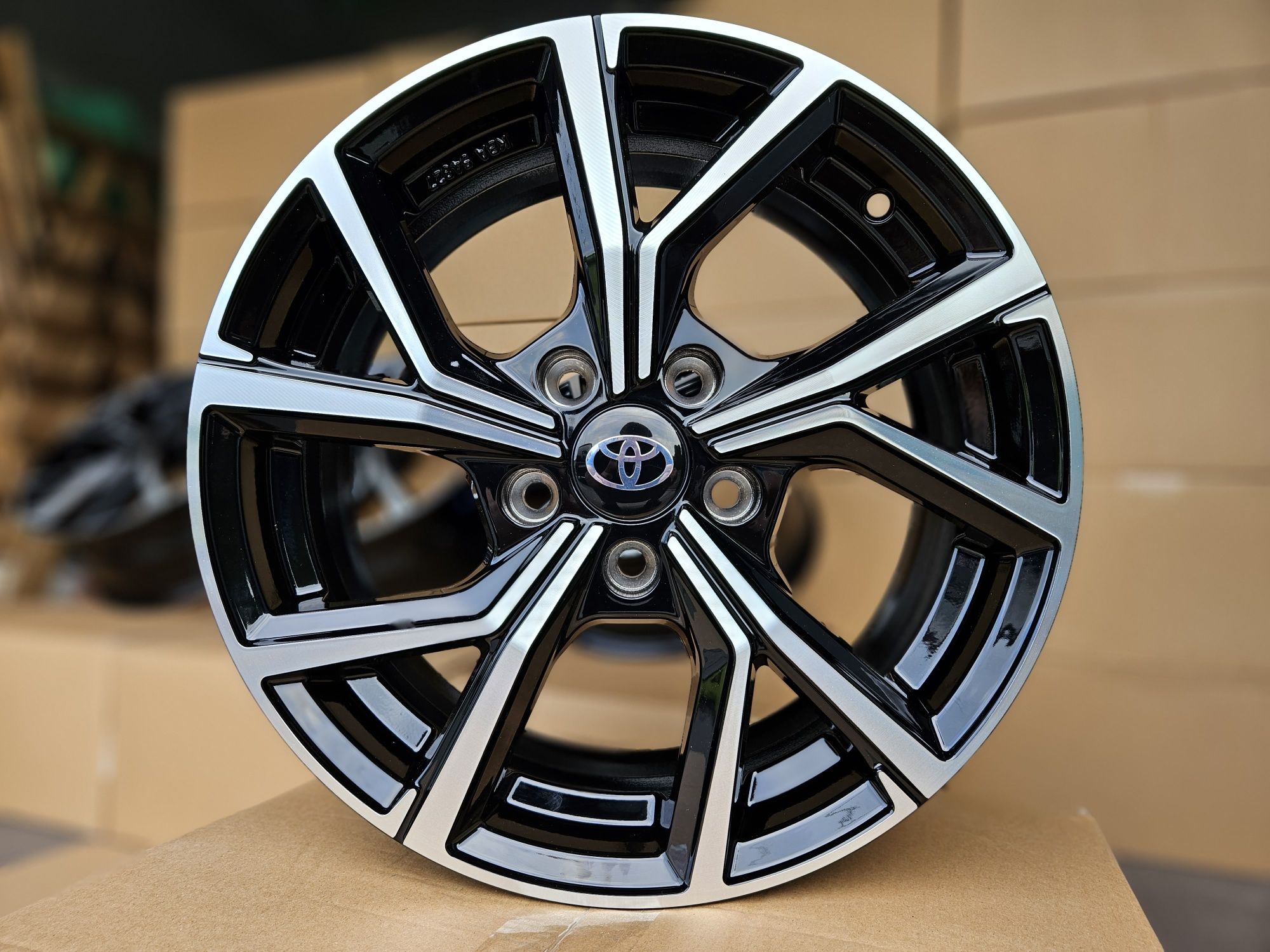 Toyota 16 " Nowe Czarne 5x114,3 Auris Corolla Yaris Cross RAV4 Felgi
