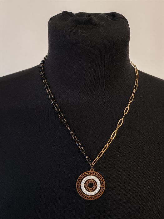 Rewelacyjne naszyjnik, stal chirurgiczna i czarne koraliki