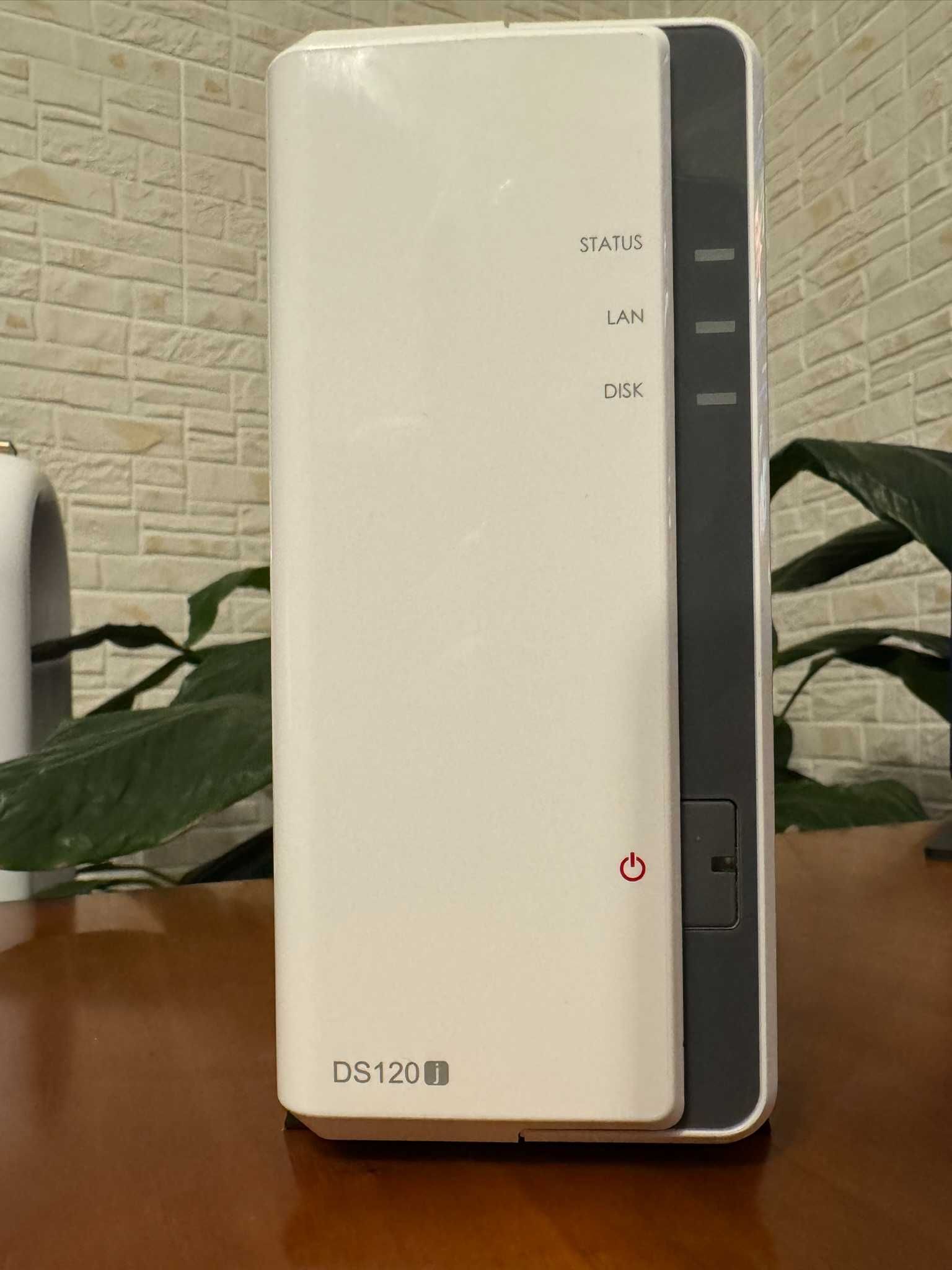 Synology DS120J Diskstation (NAS, sem disco)