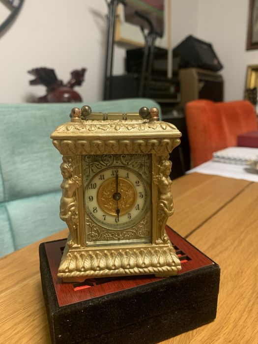 Zegarek w stylu wiktorianskim z brazu