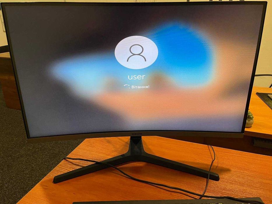 Продам монітор Samsung C27R500FHI (27", вигнутий, LED, Full HD)