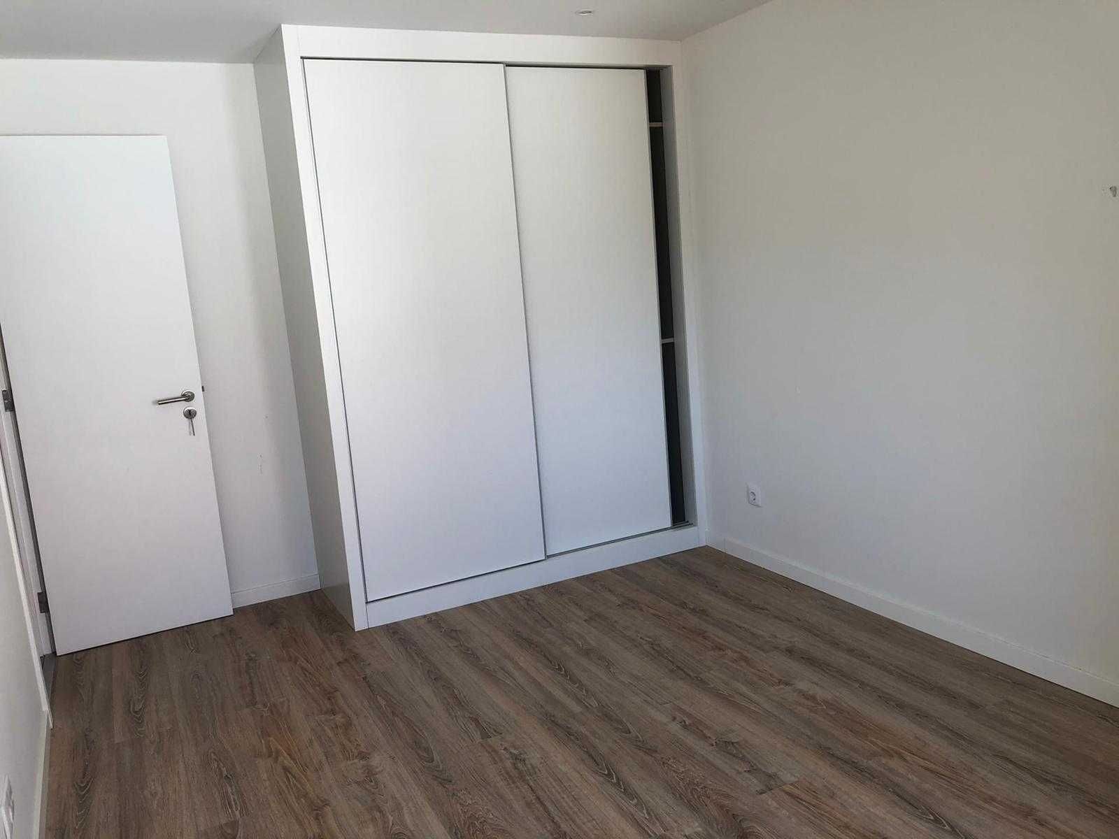 T2 Remodelado com Varanda no Lavradio – Barreiro| Disponível em Agosto