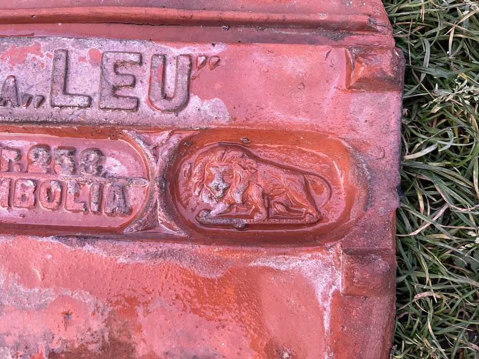 Австрійська черепиця Jimbolia Bohn в хорошому стані бу