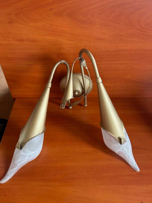 Zestaw oświetleniowy: żyrandol, kinkiety, lampa